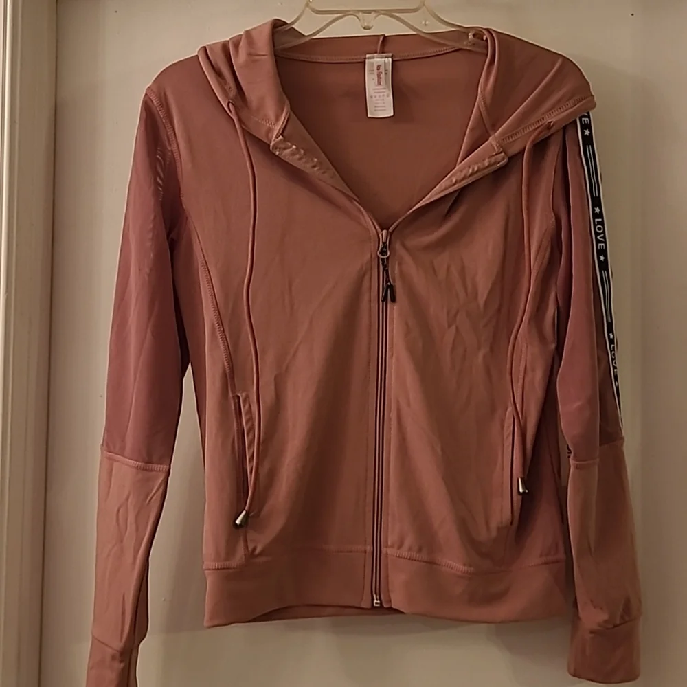 Active wear - Picture 3 of 6